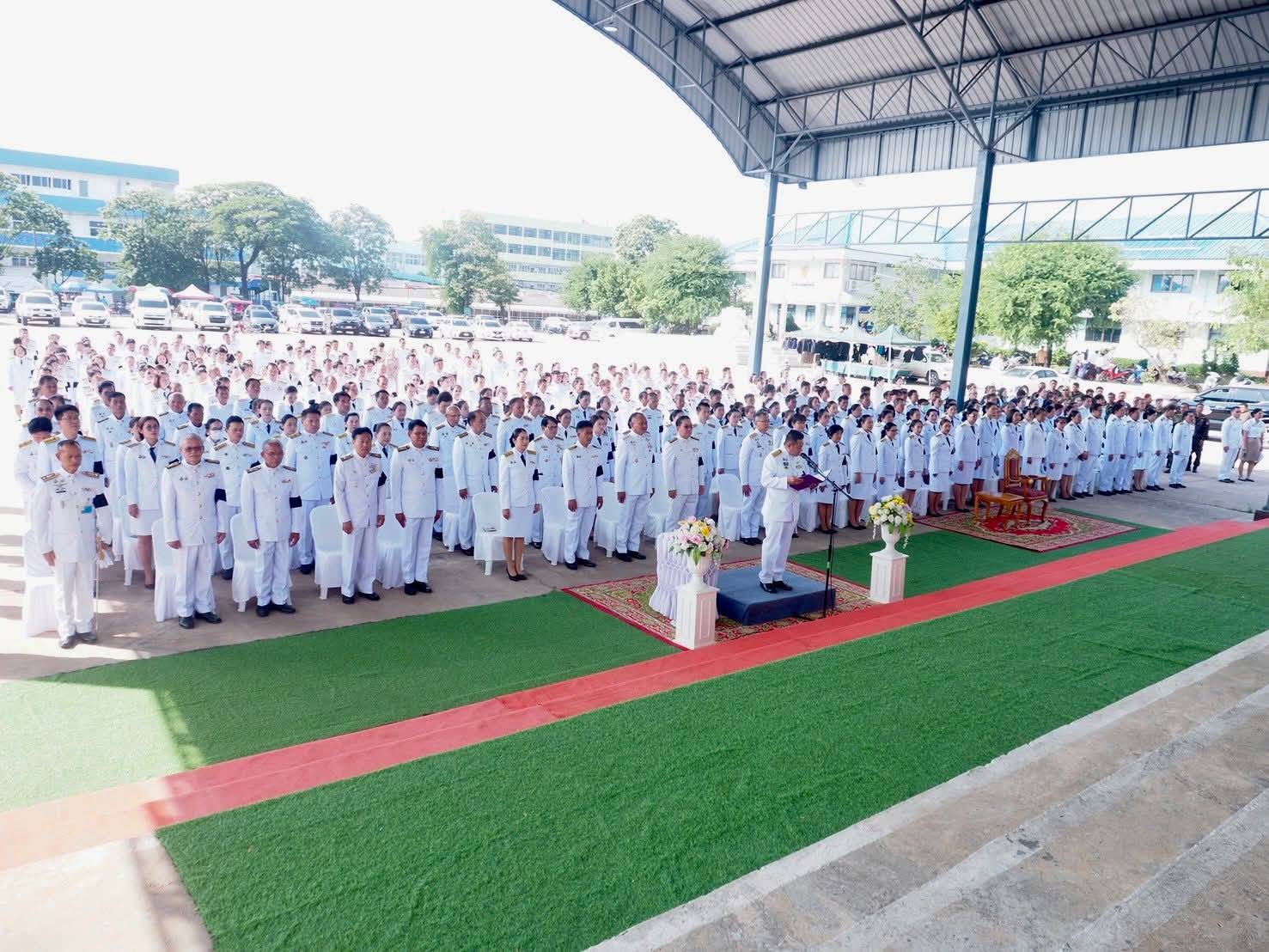 📢สพอ.แก้งคร้อ : เมืองน่าอยู่ ผู้คนน่ารัก  ร่วมพิธีทำบุญตักบาตรถวายพระราชกุศล และพิธีวางพวงมาลา เนื่องในวันนวมินทรมหาราช ประจำปี 2569